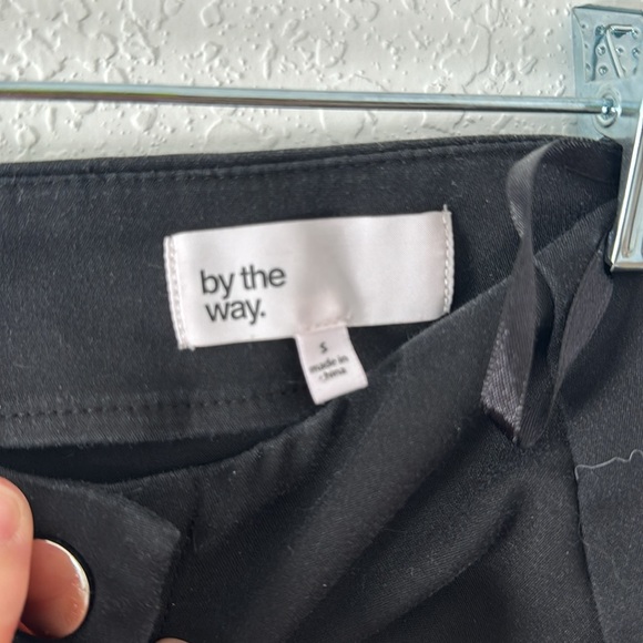 CHRISSY BUTTON SKIRT IN BLACK - Picture 4 of 5